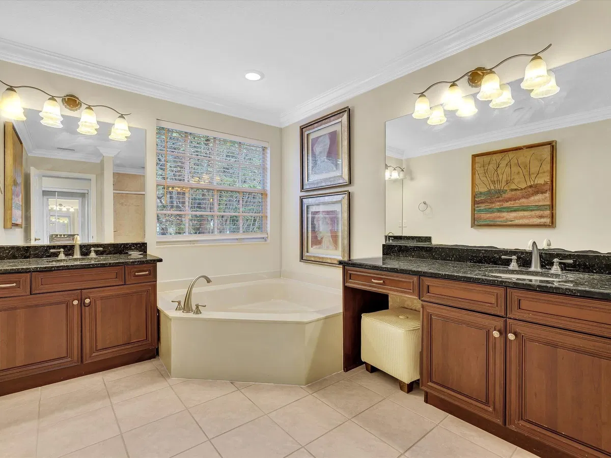 Residence photo 34