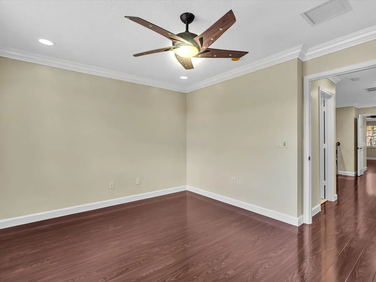 Residence photo 52