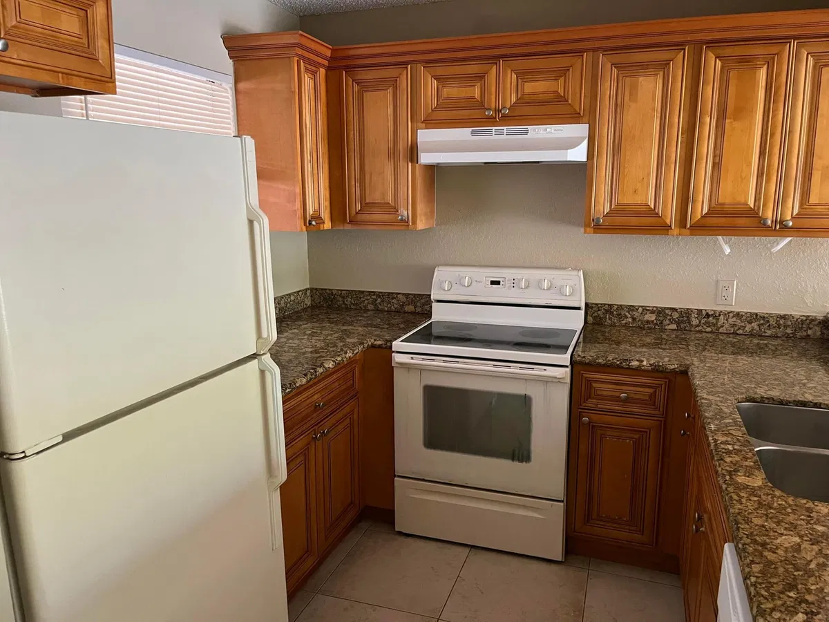 Unit F photo 4