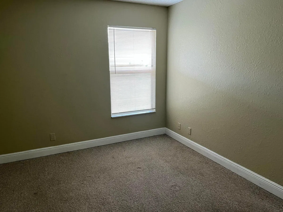 Unit F photo 7