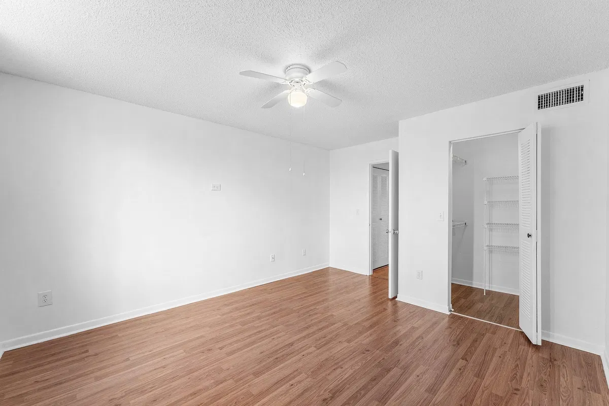 Unit 205 photo 19