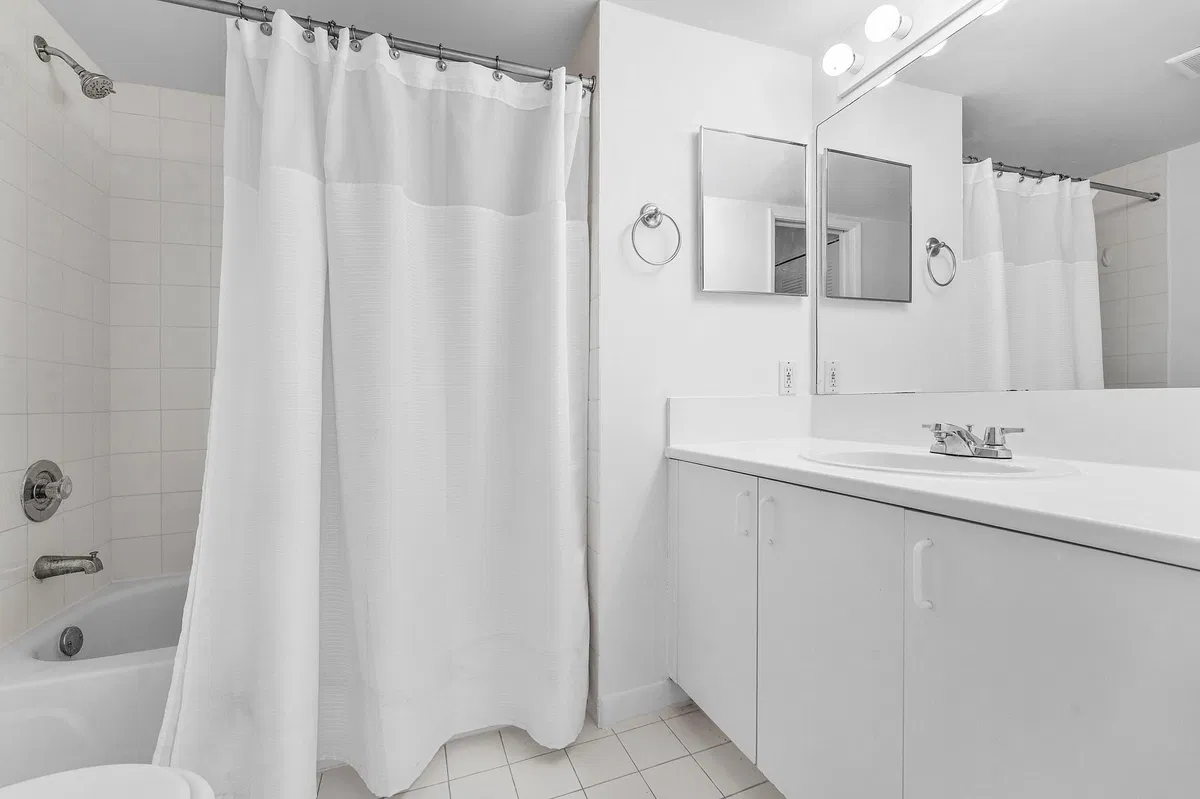 Unit 205 photo 22