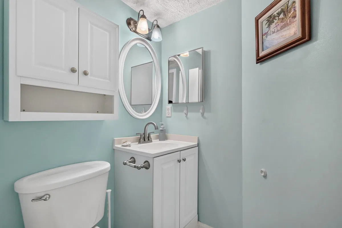 Unit 205 photo 19