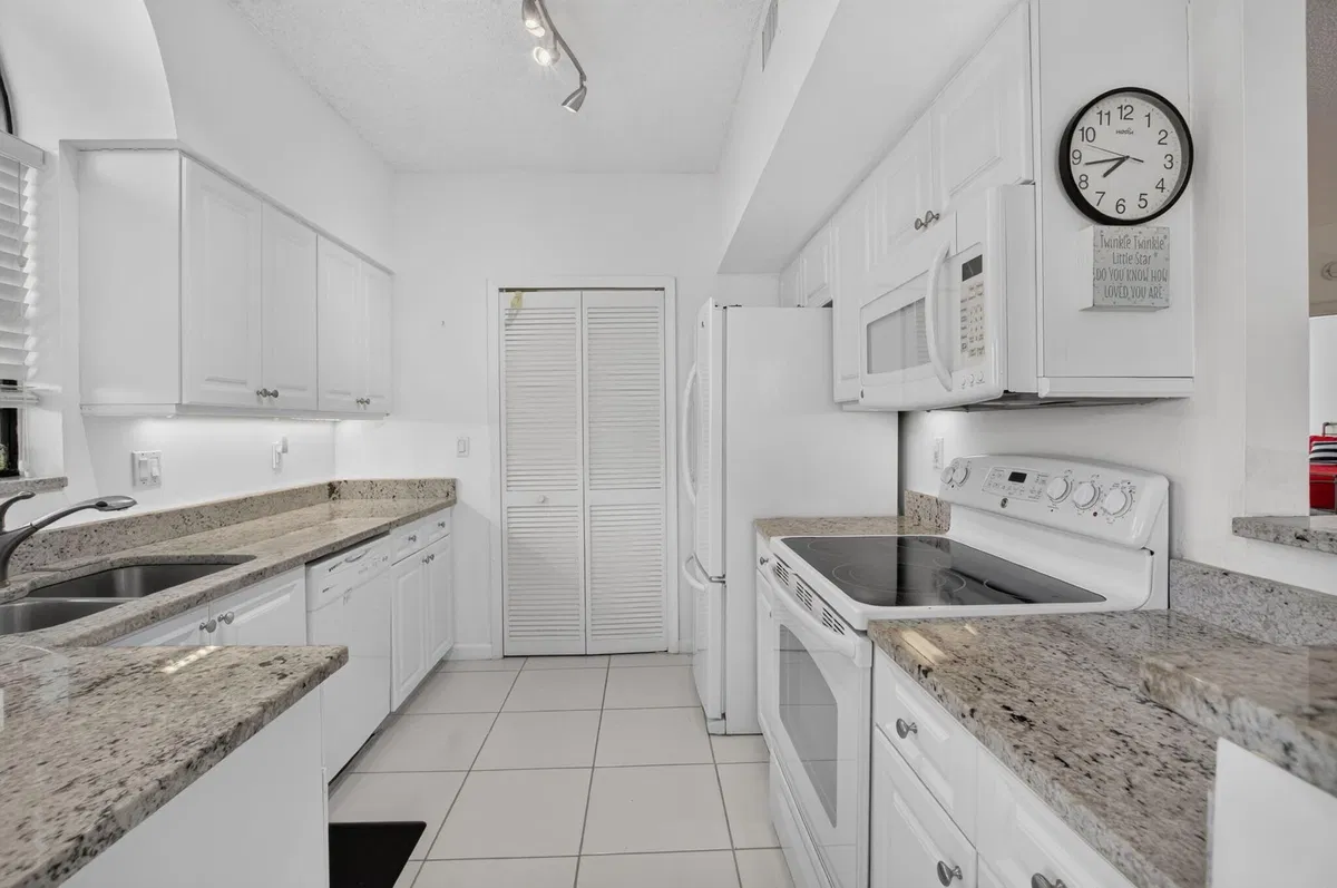  Unit 102 photo 13