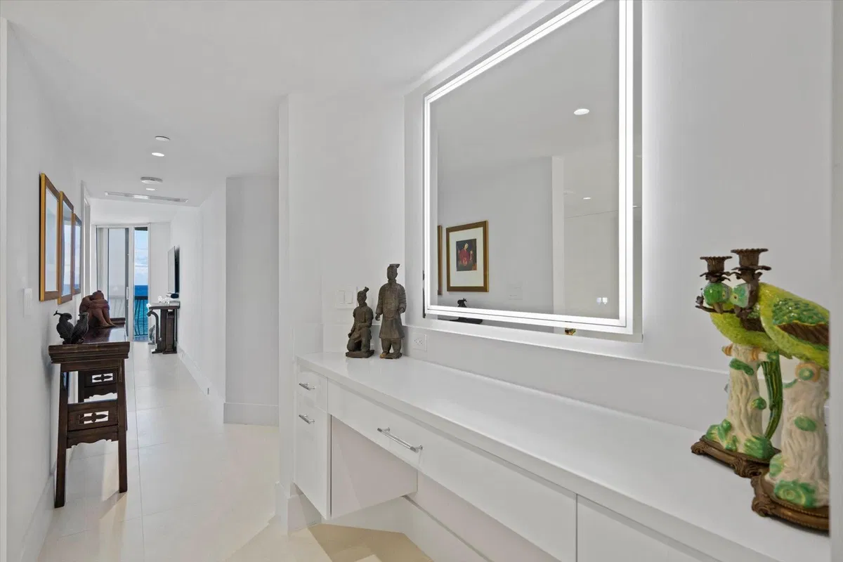 Sloan's Curve Palm Beach Unit 408N photo 28