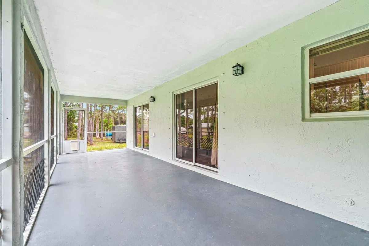 Residence photo 19