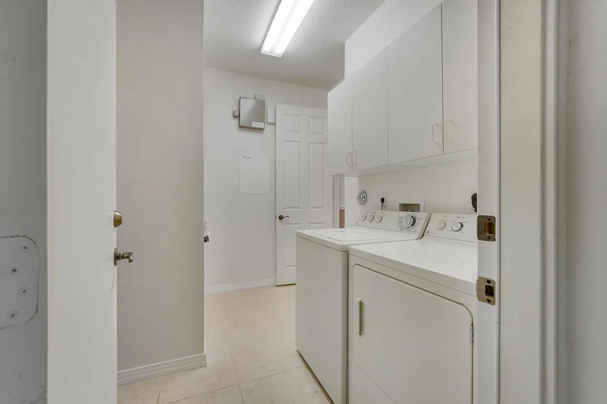 Residence photo 16