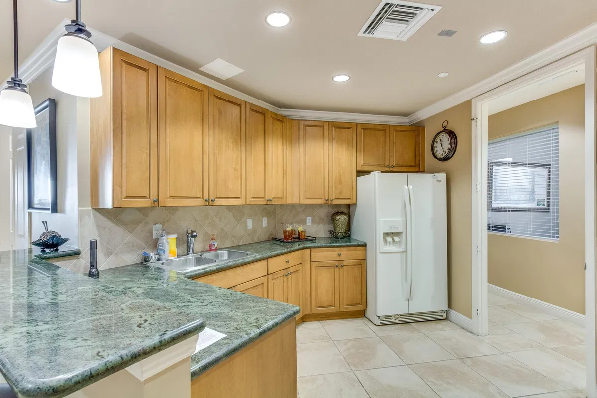 Renaissance Commons I Unit 2421 photo 34