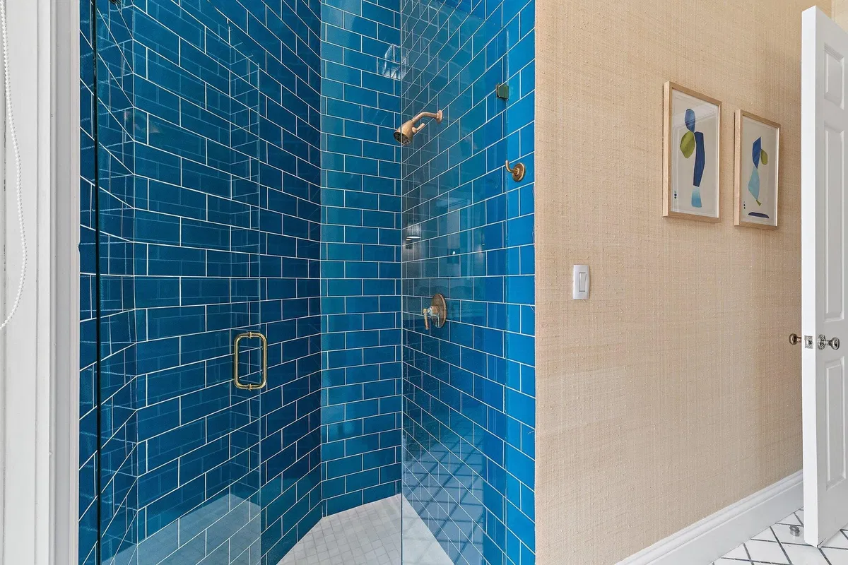 Residence photo 16