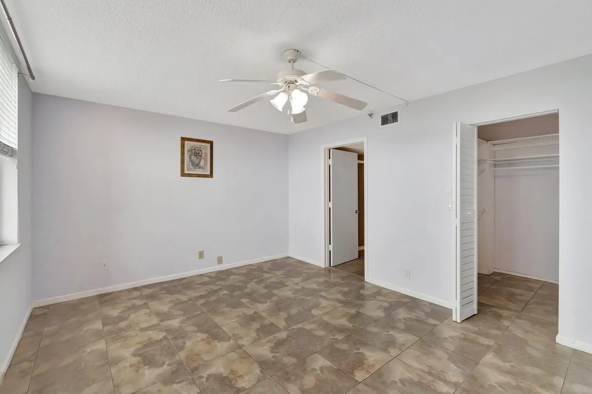 Unit 502 photo 19