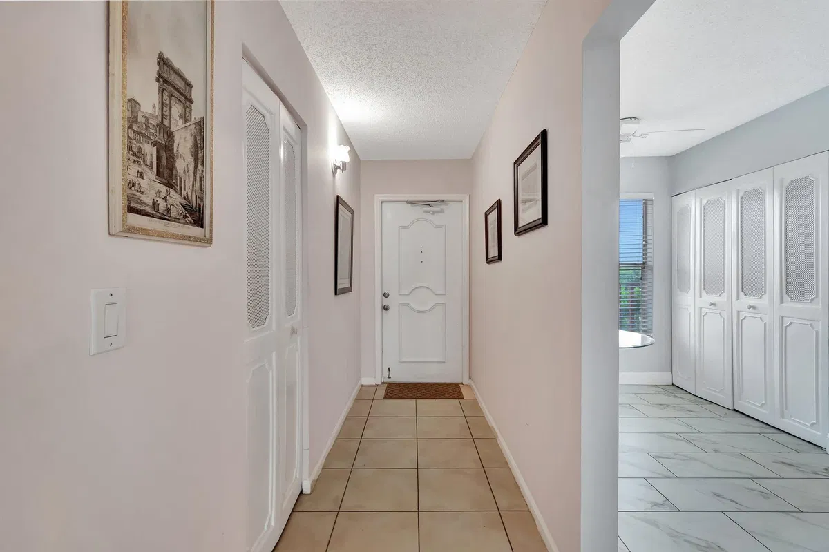 Unit 502 photo 31