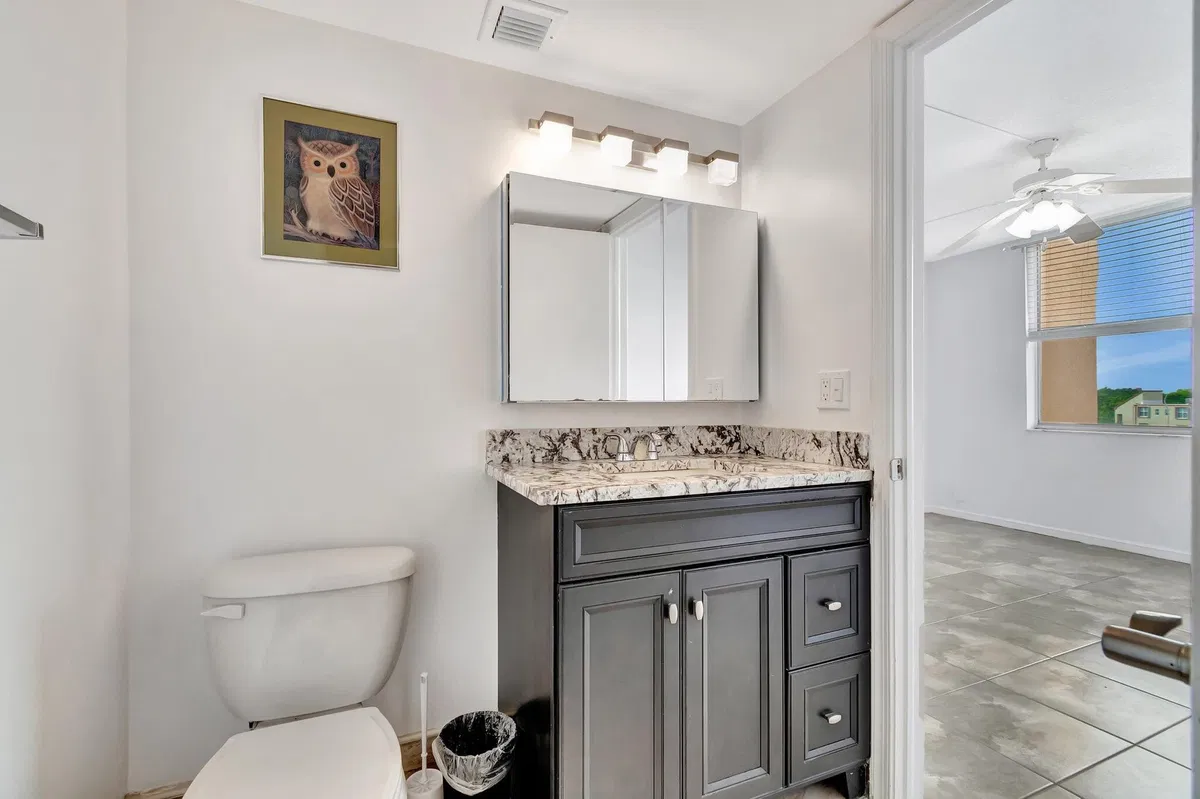 Unit 502 photo 43