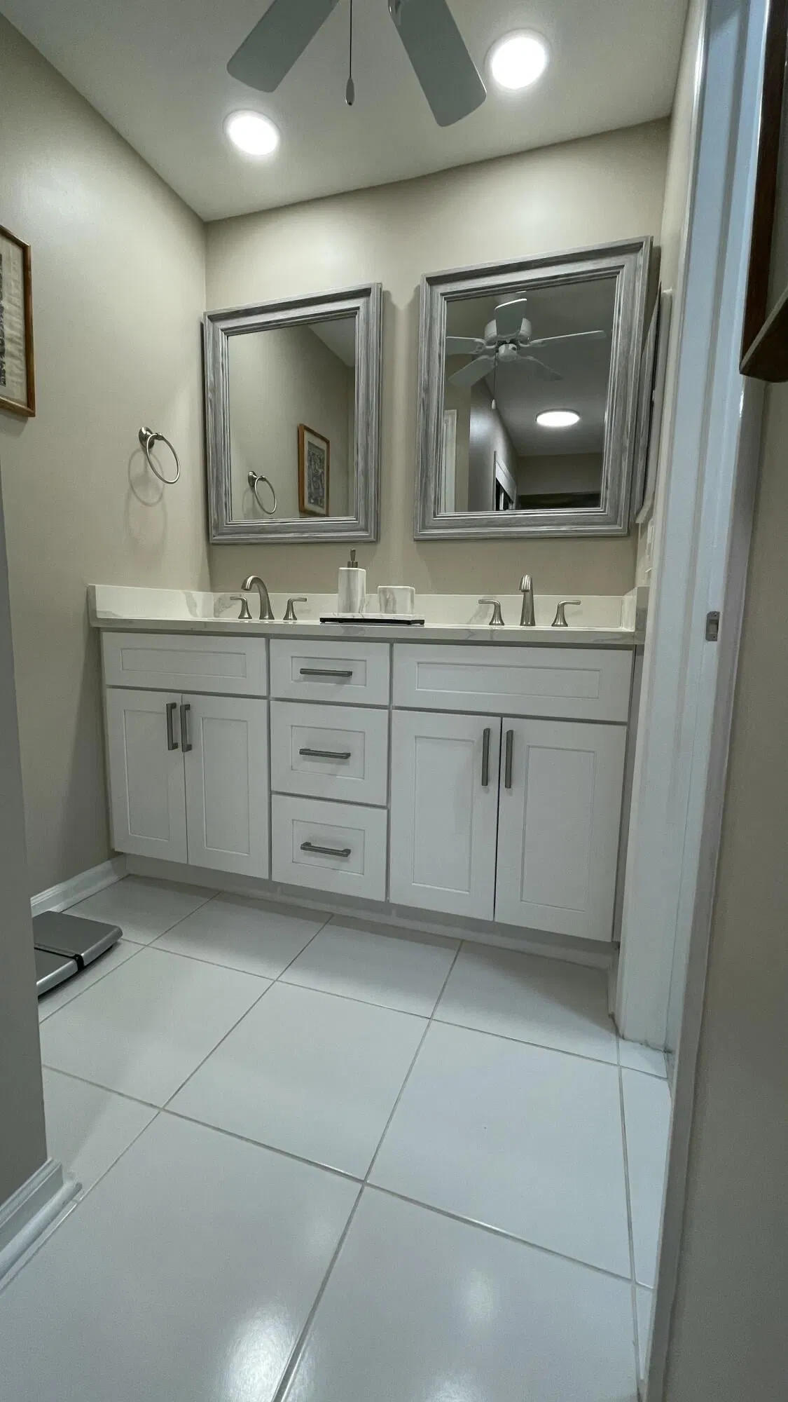 Unit 372 photo 10