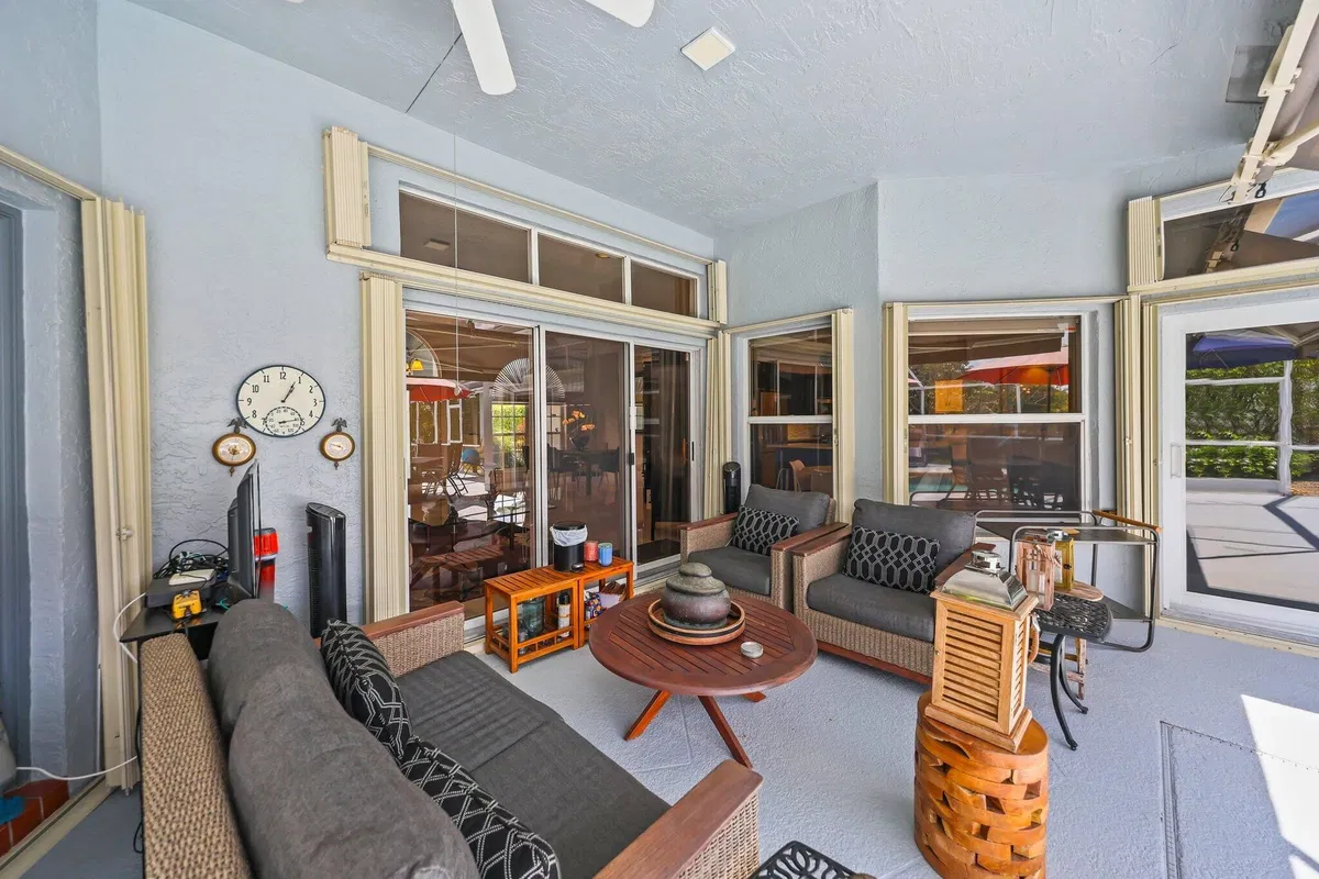 Residence photo 25