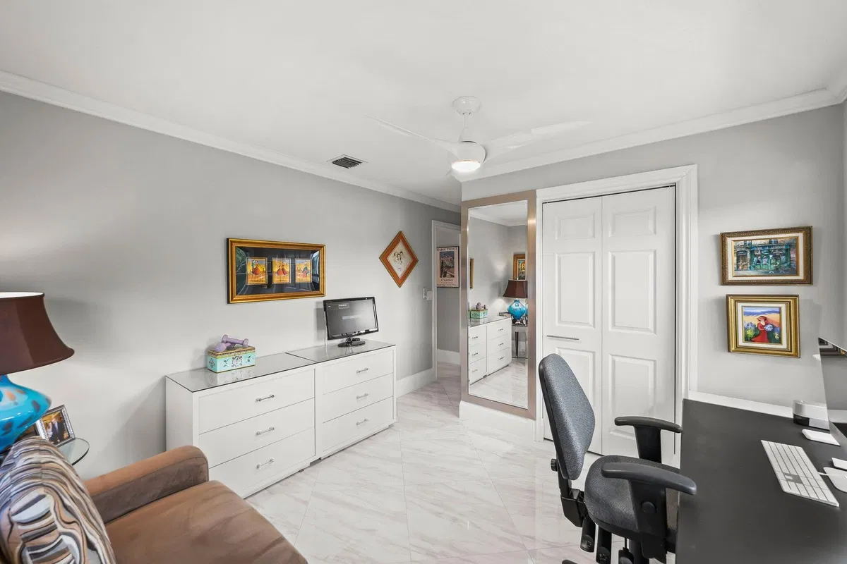 Residence photo 28