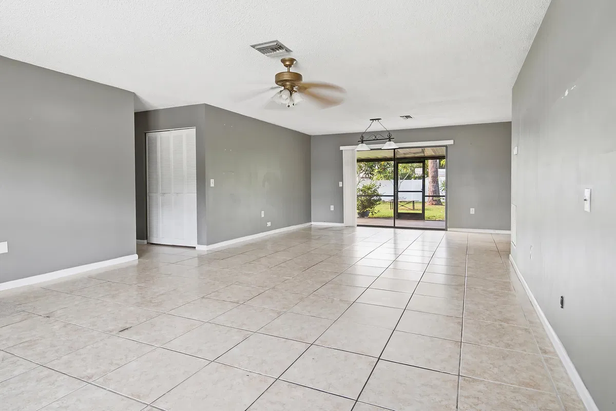  Residence photo 10