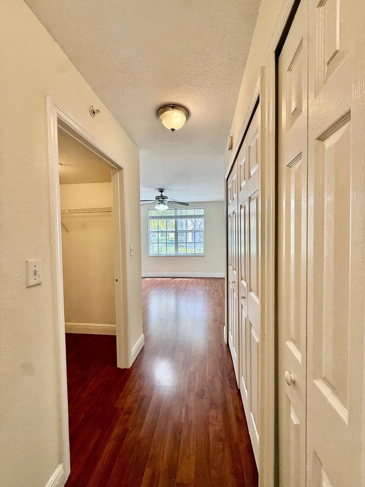Unit 105 photo 28