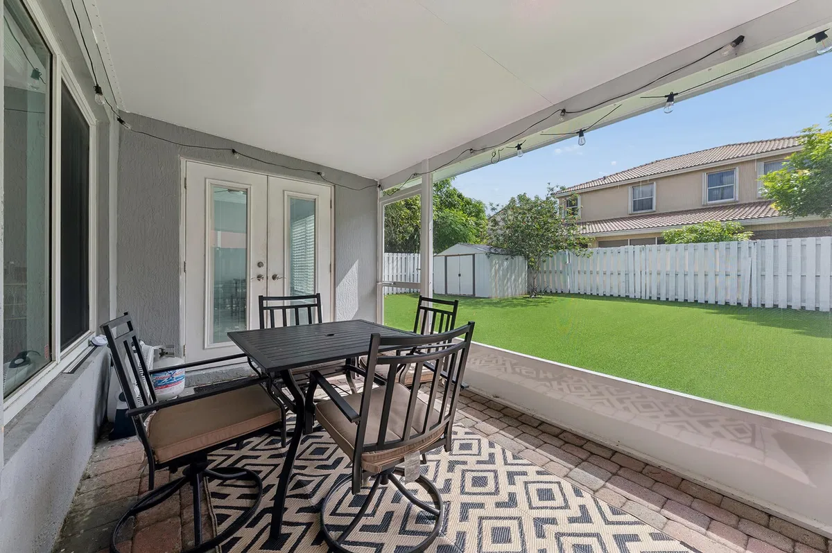 Residence photo 19