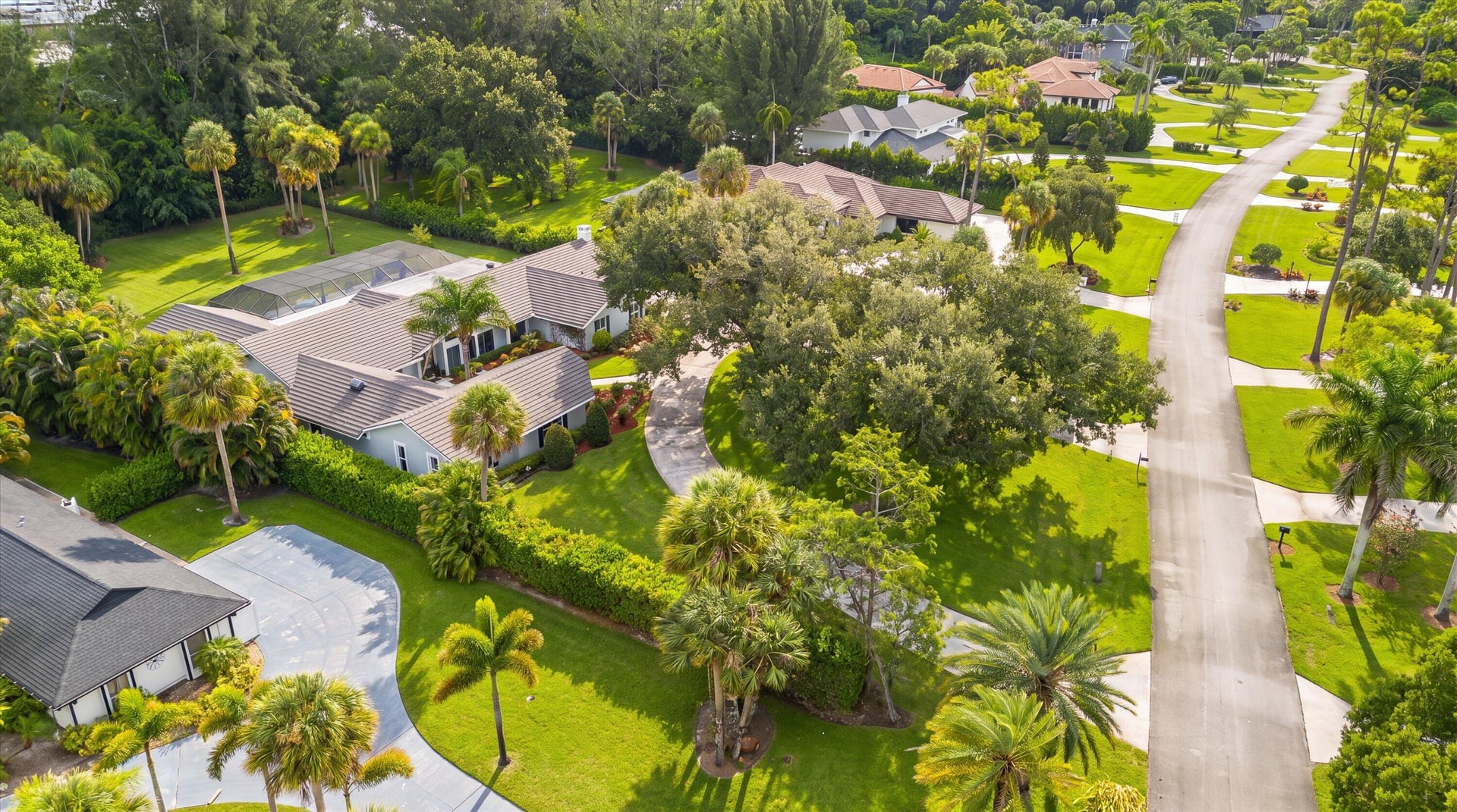 Pinewood Residence photo 64