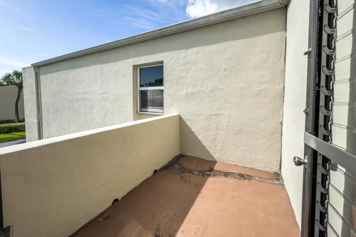 Unit 204 photo 13