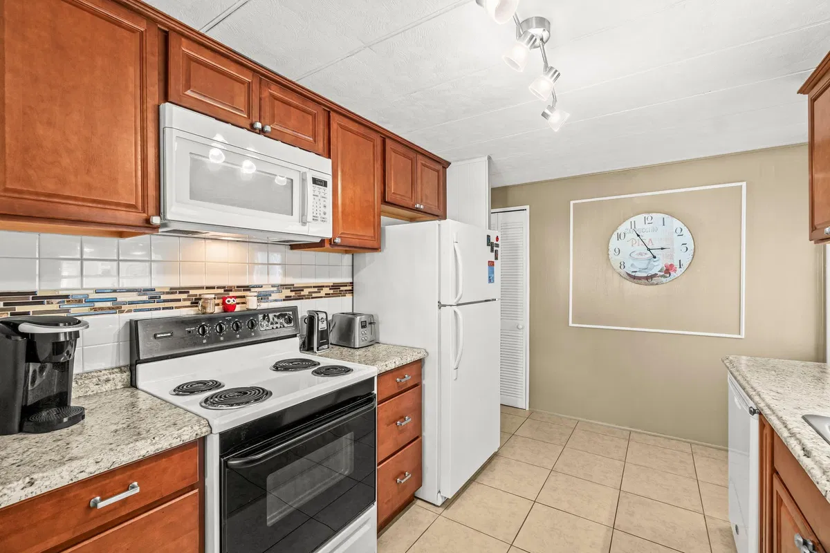  Residence photo 7