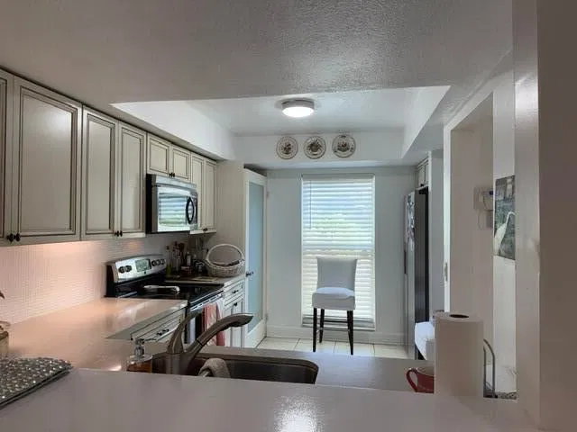 Unit 103 photo 7