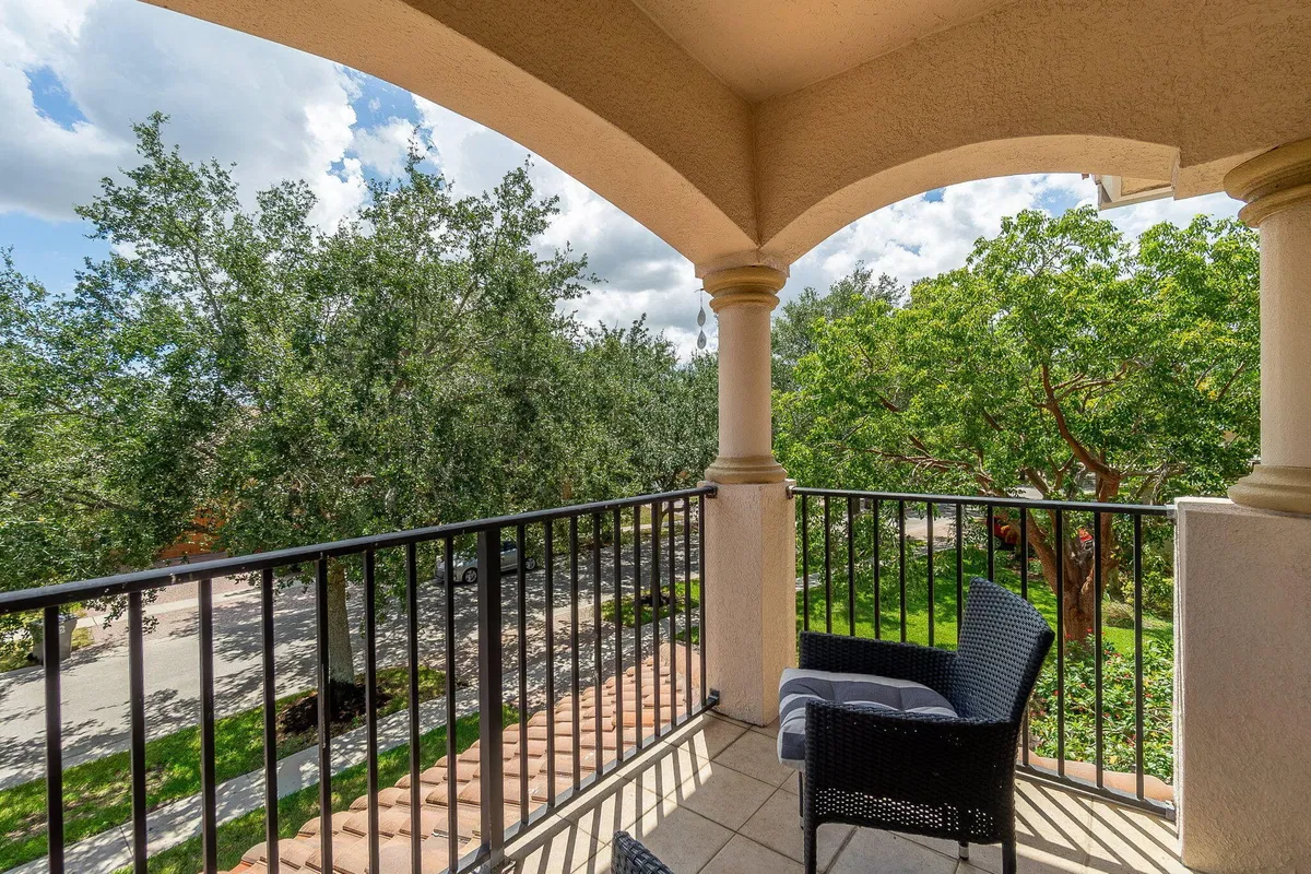 Residence photo 25