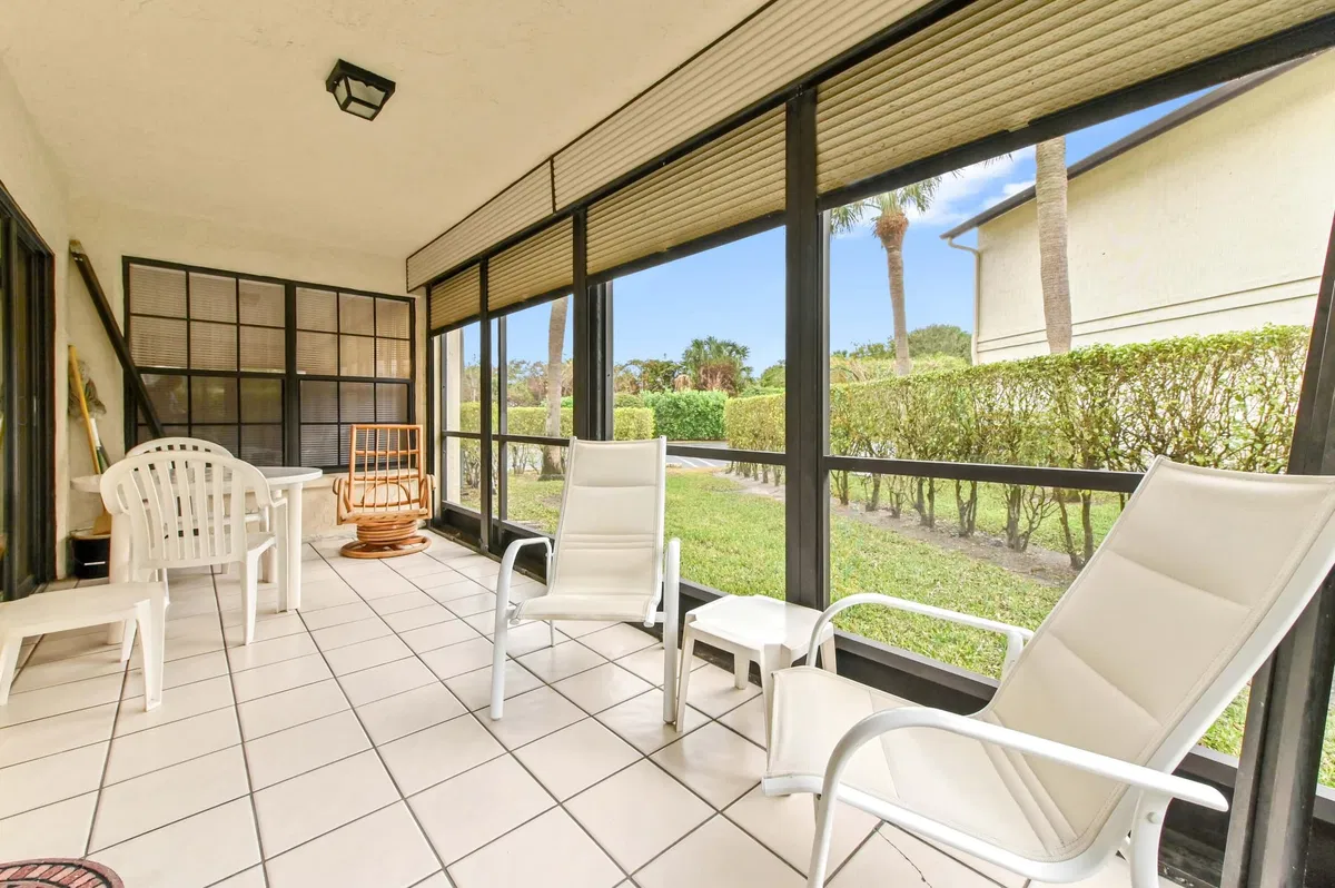 Residence photo 22