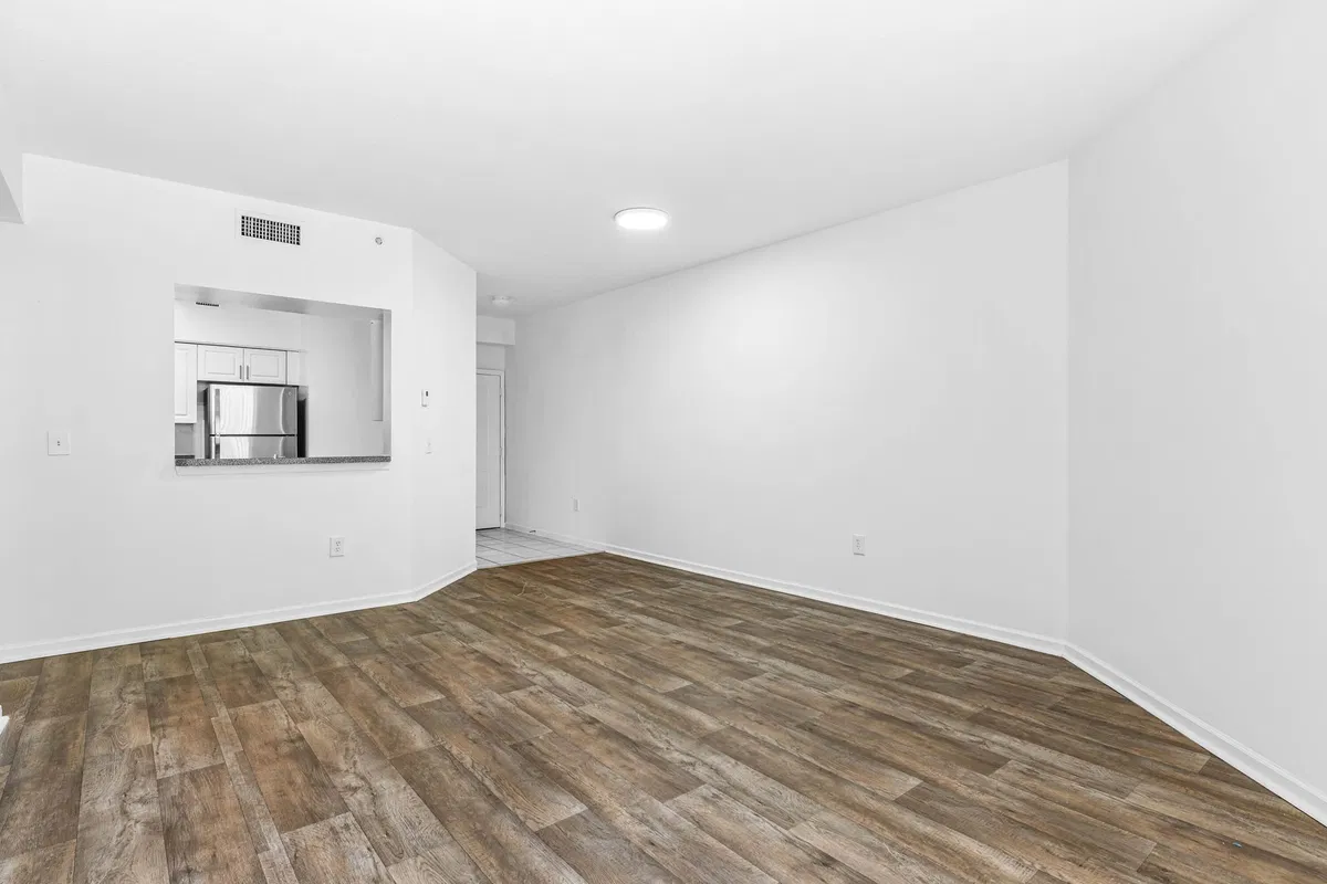 Unit 304 photo 10