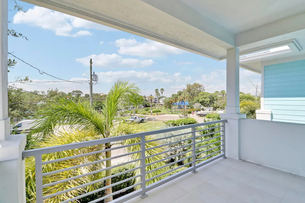 Residence photo 22