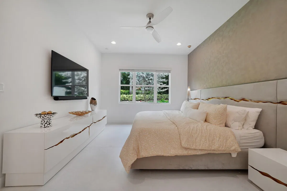 Residence photo 16