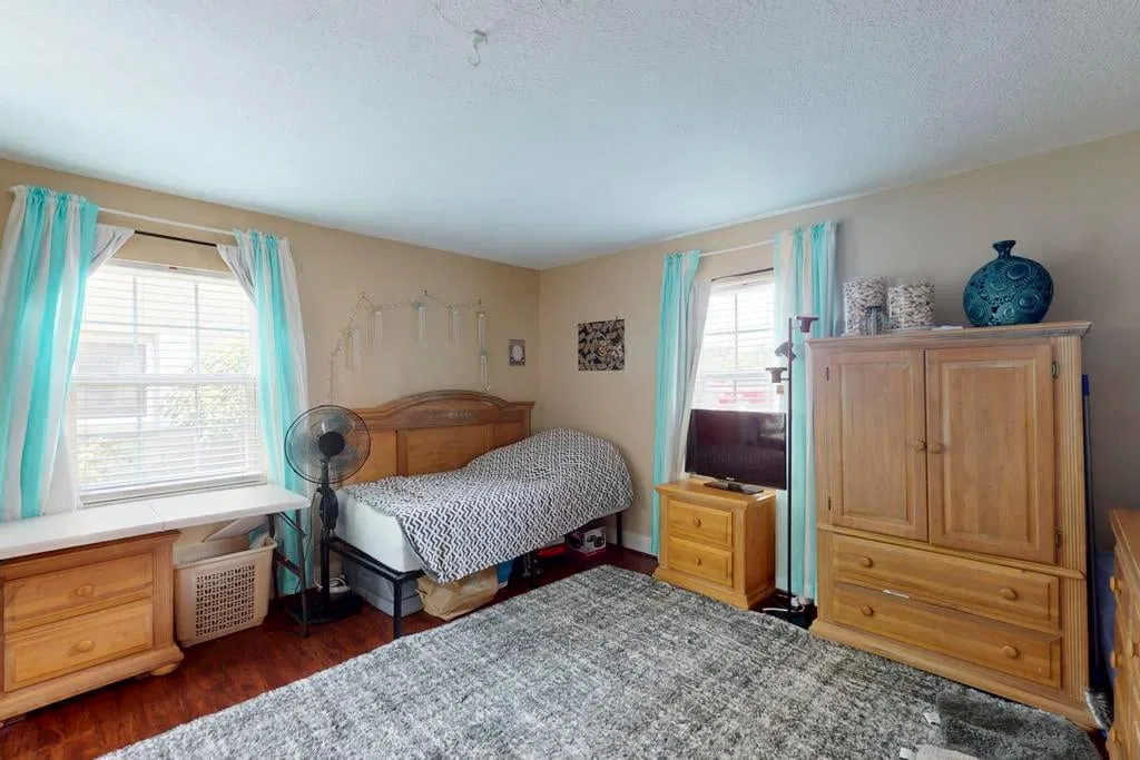 Unit F3 photo 25