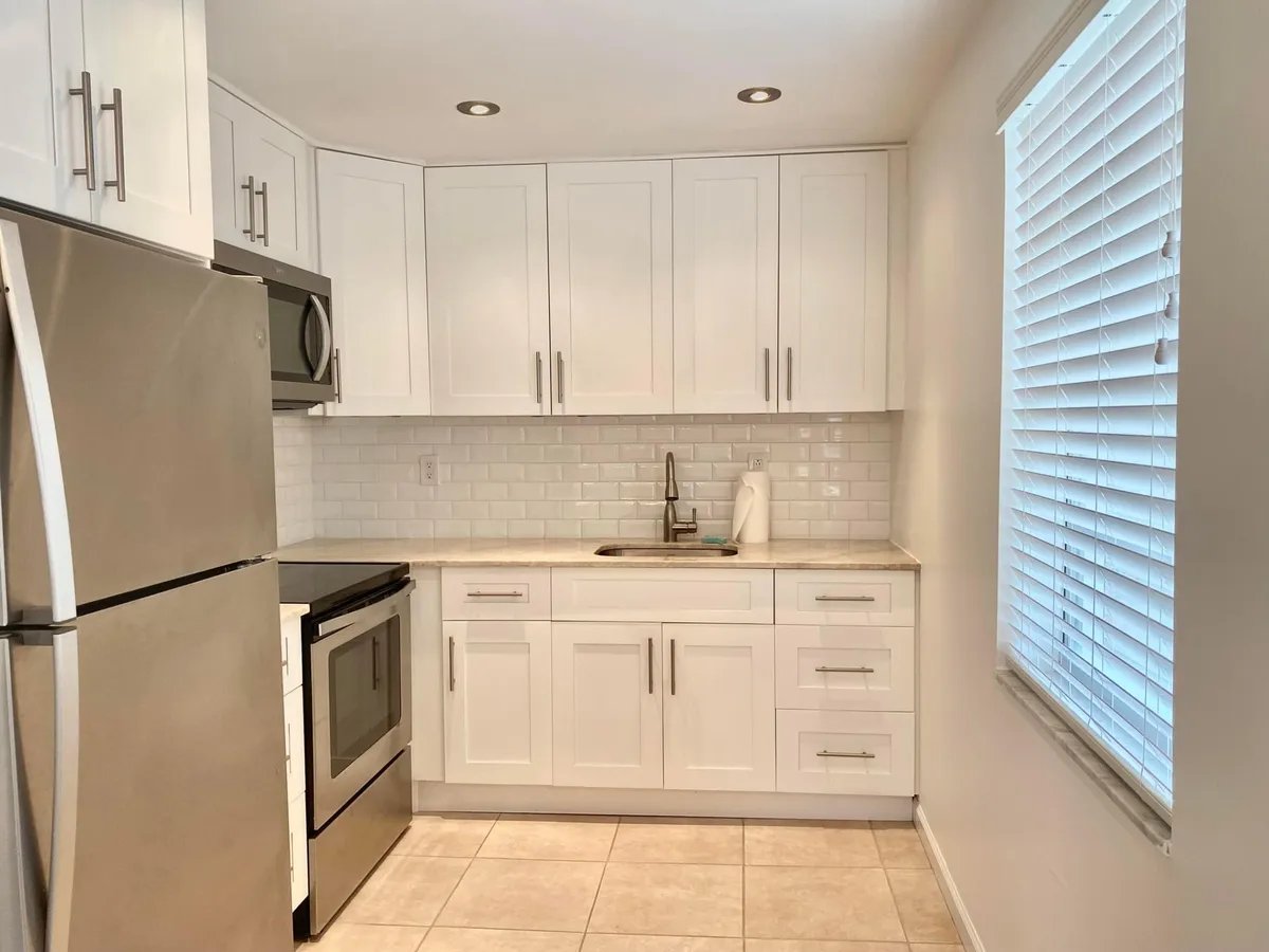 Unit 418 photo 4