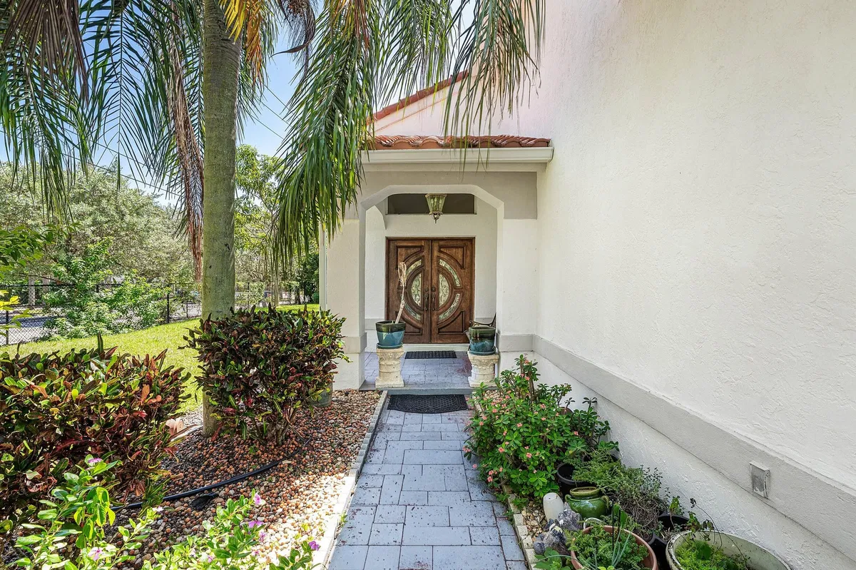 Residence photo 4
