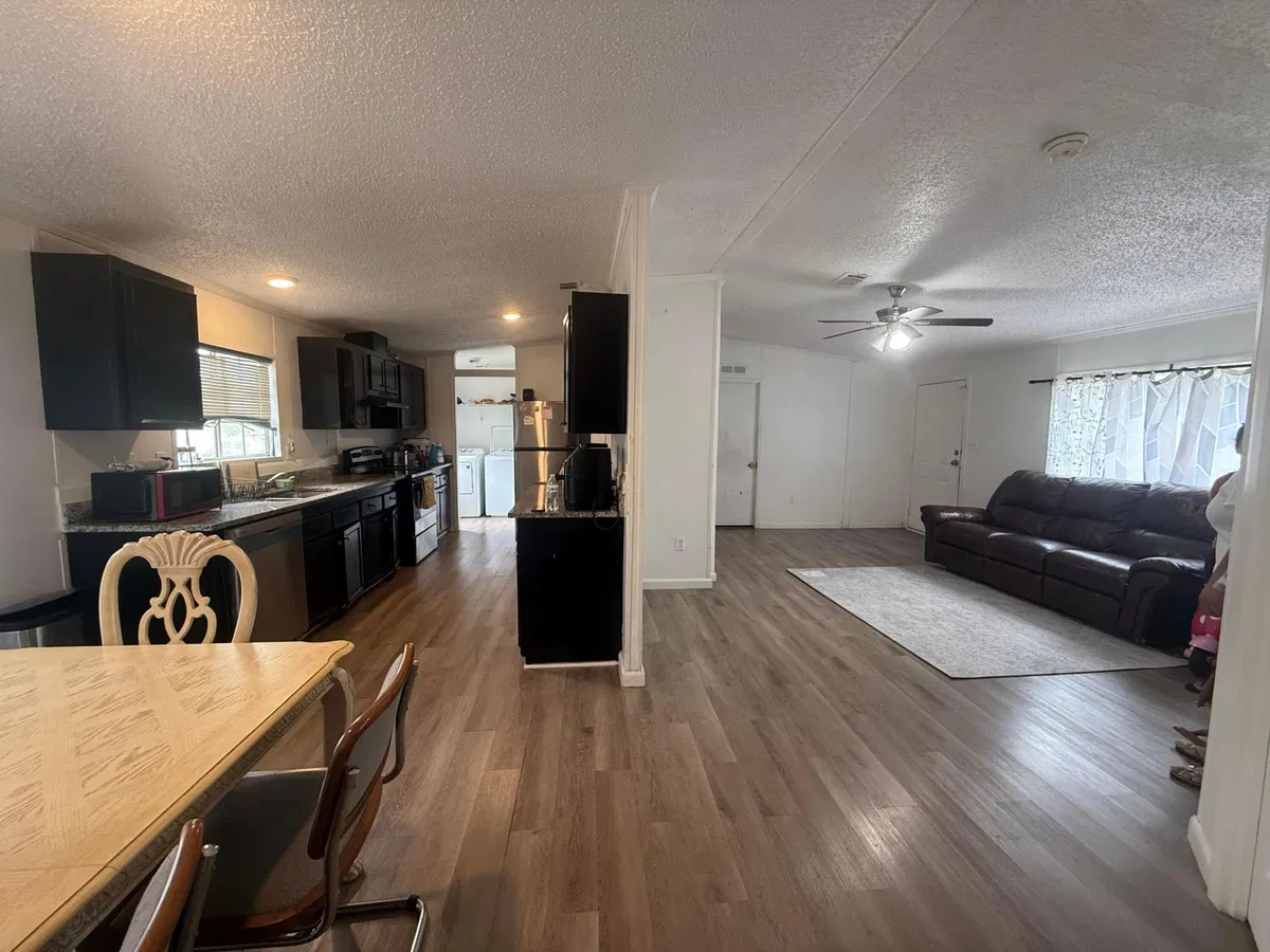 Unit 10548 photo 4