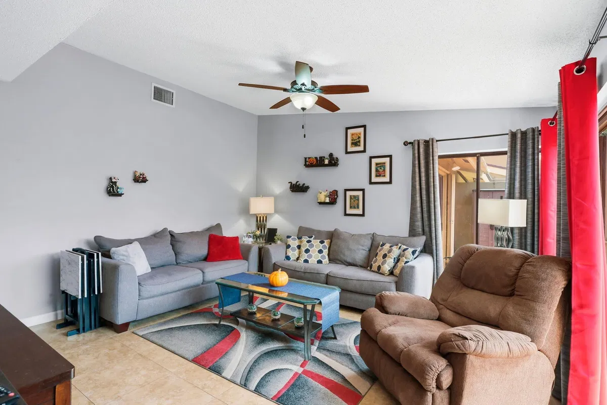 Residence photo 4