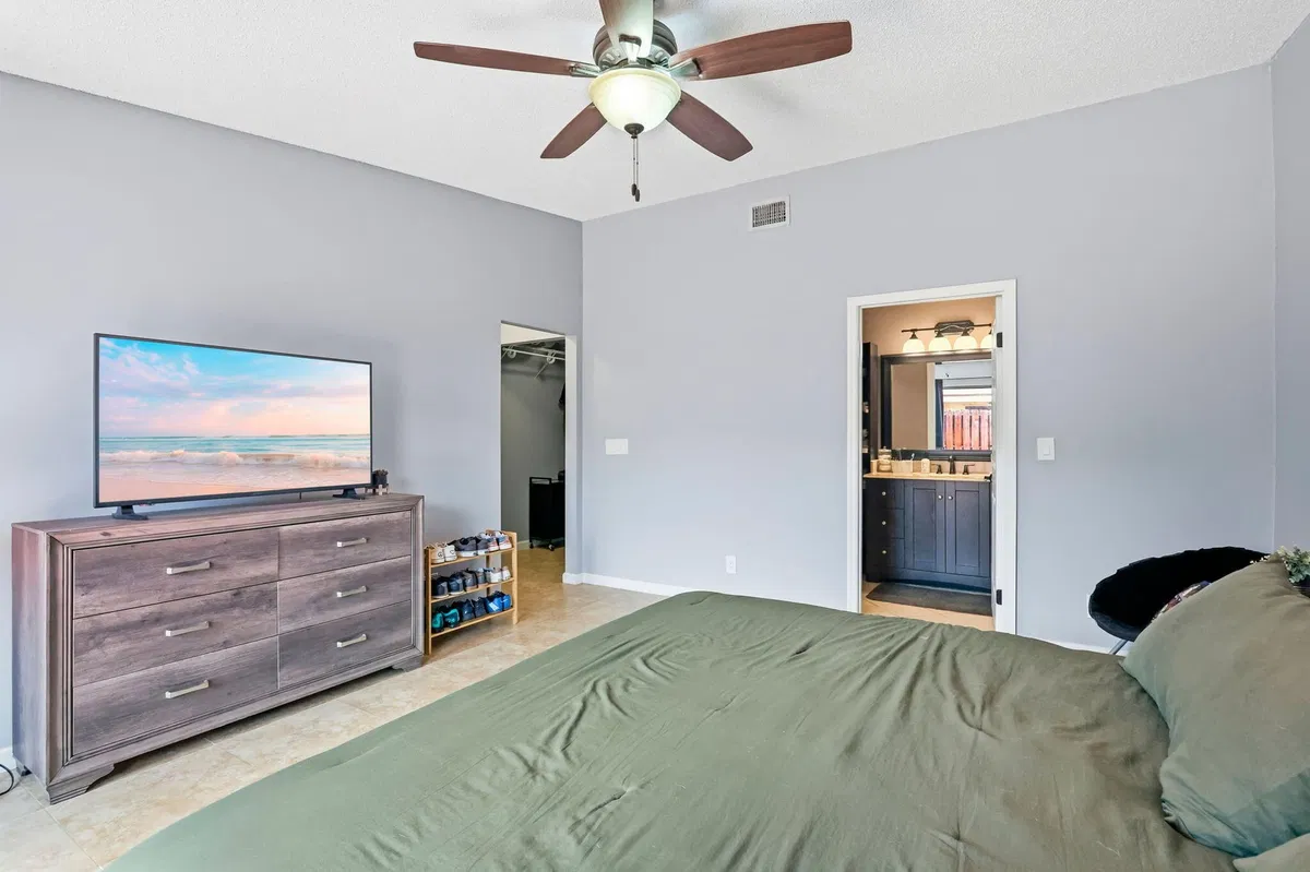Residence photo 13
