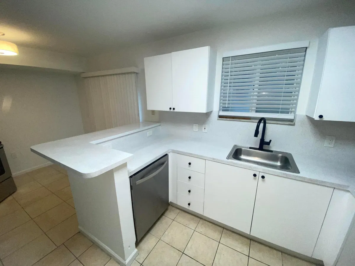  Unit 106 photo 7