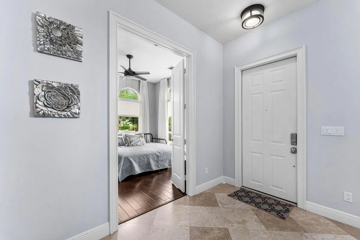 Residence photo 4