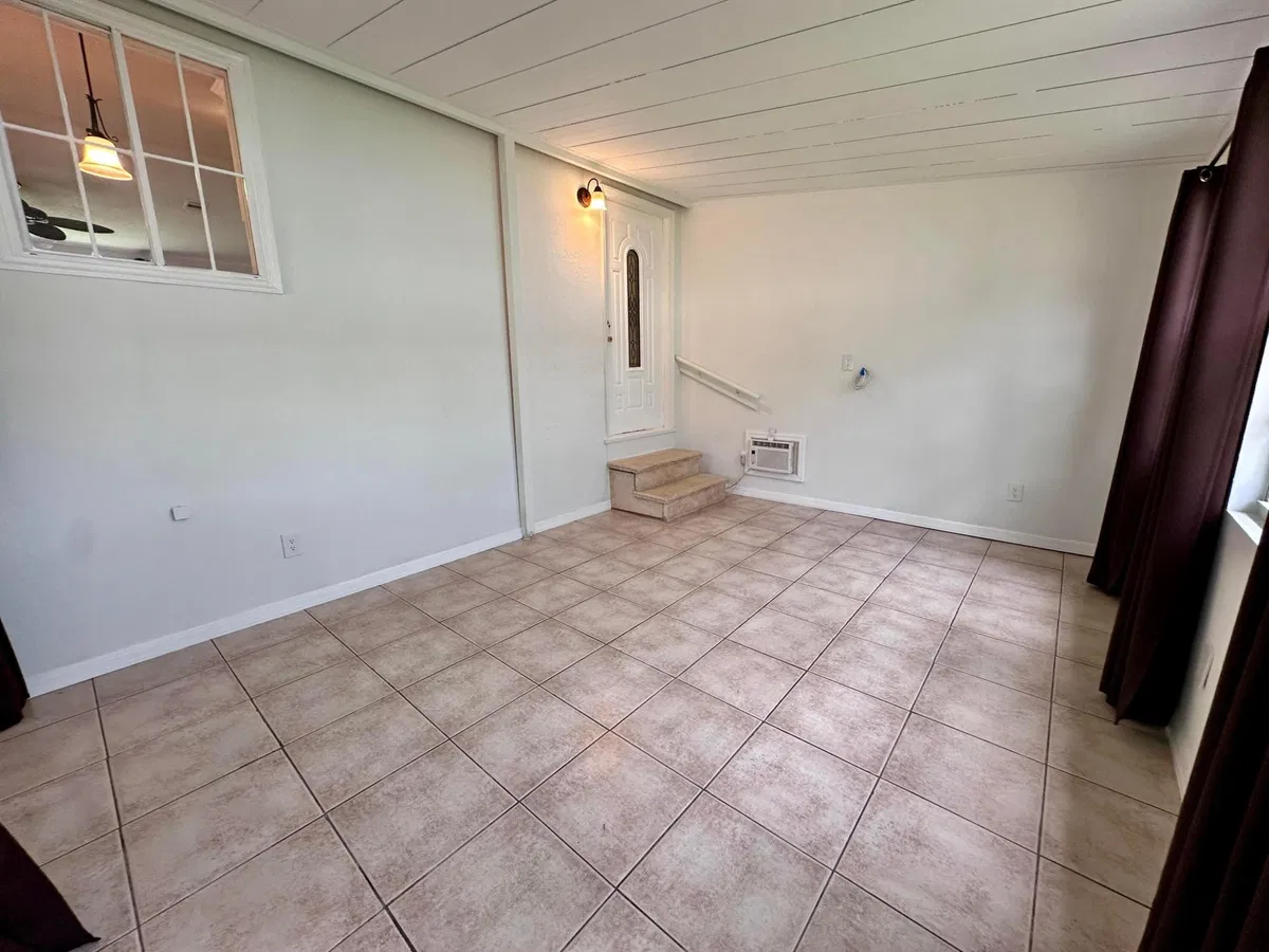 Residence photo 19