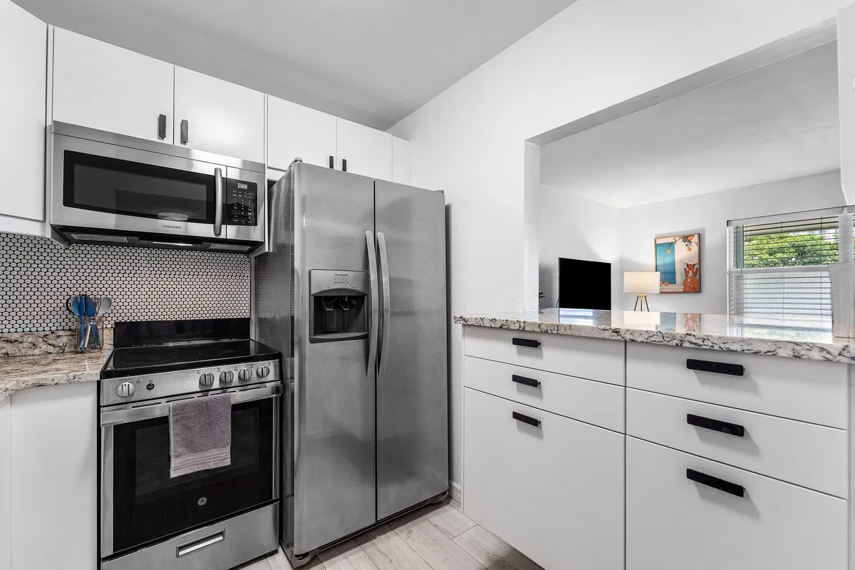 Unit 303 photo 19