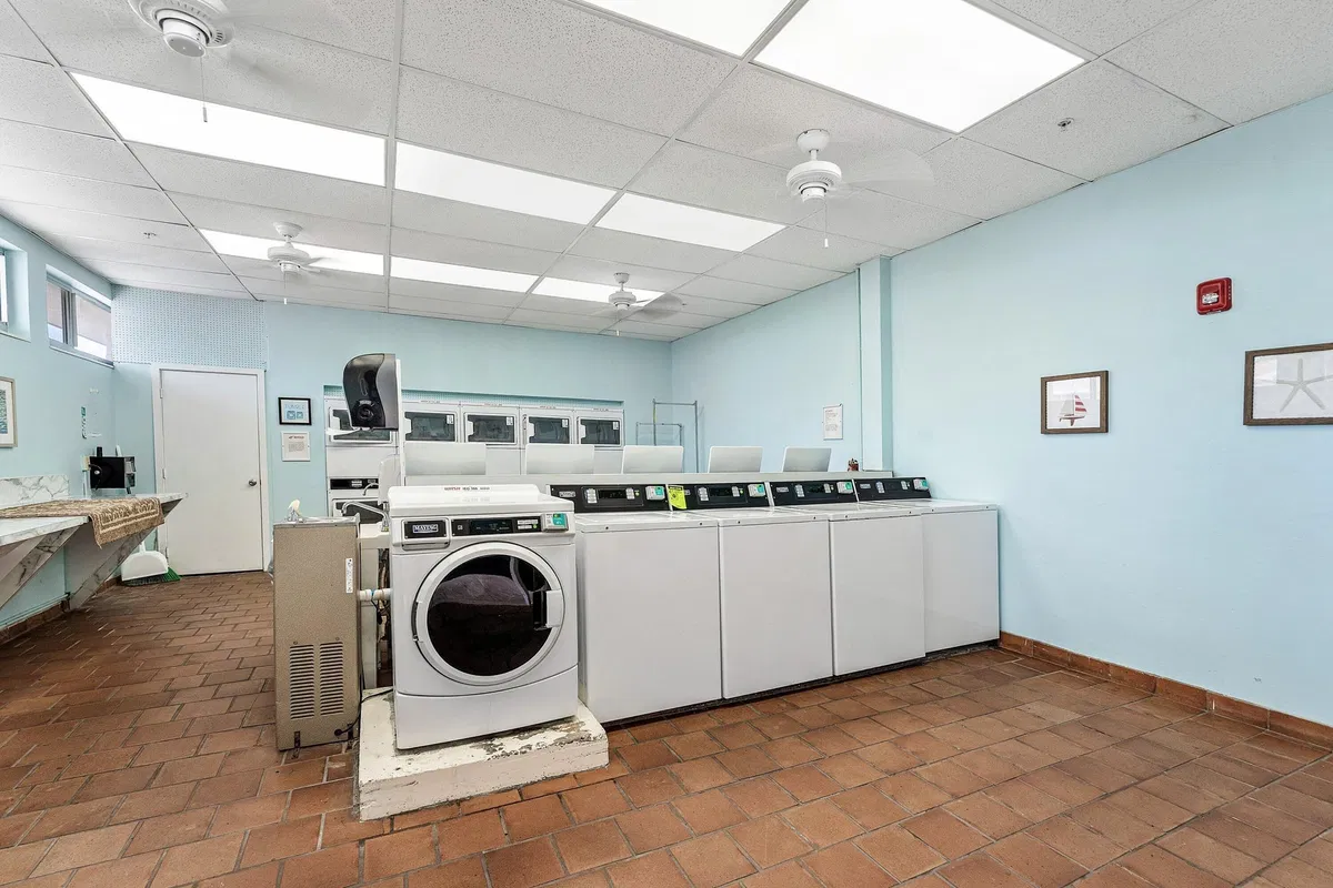 Unit 303 photo 28