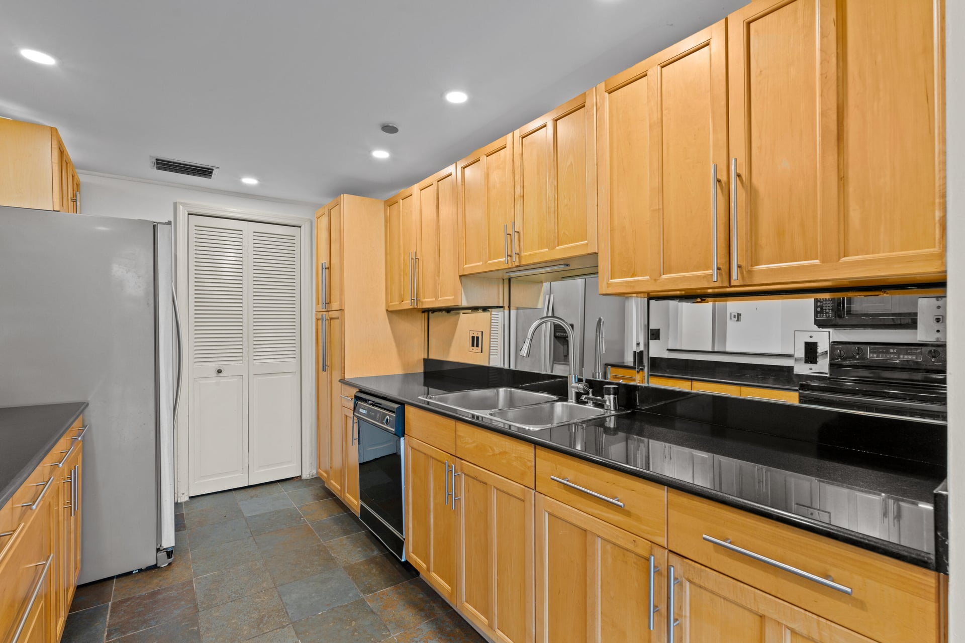 Unit 5110 photo 28