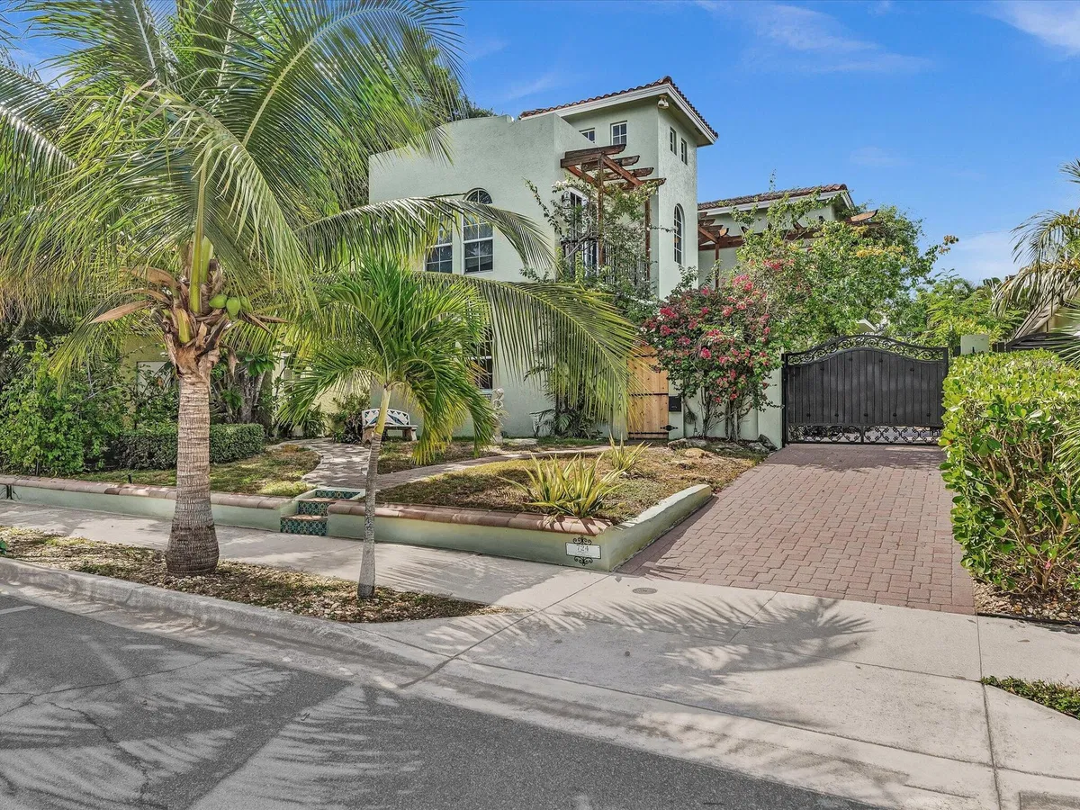 Flamingo Park Residence