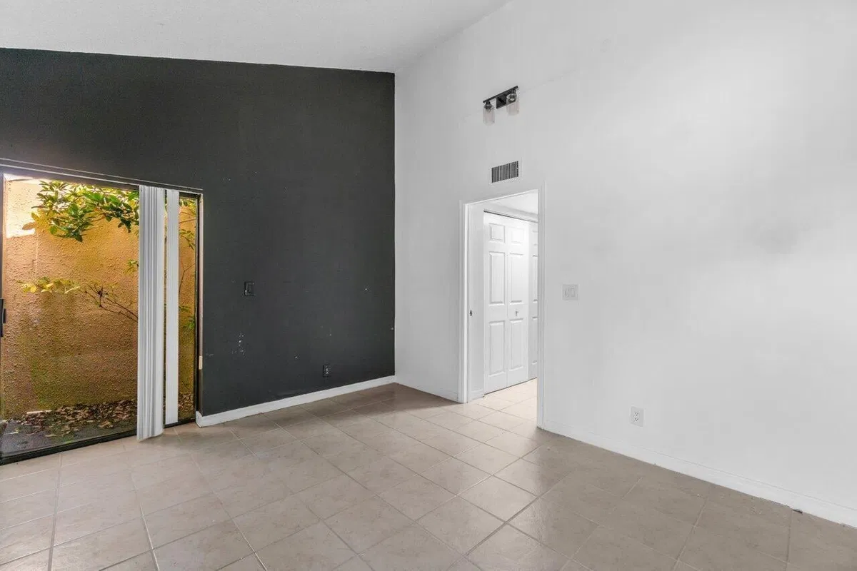 Unit 5 photo 10