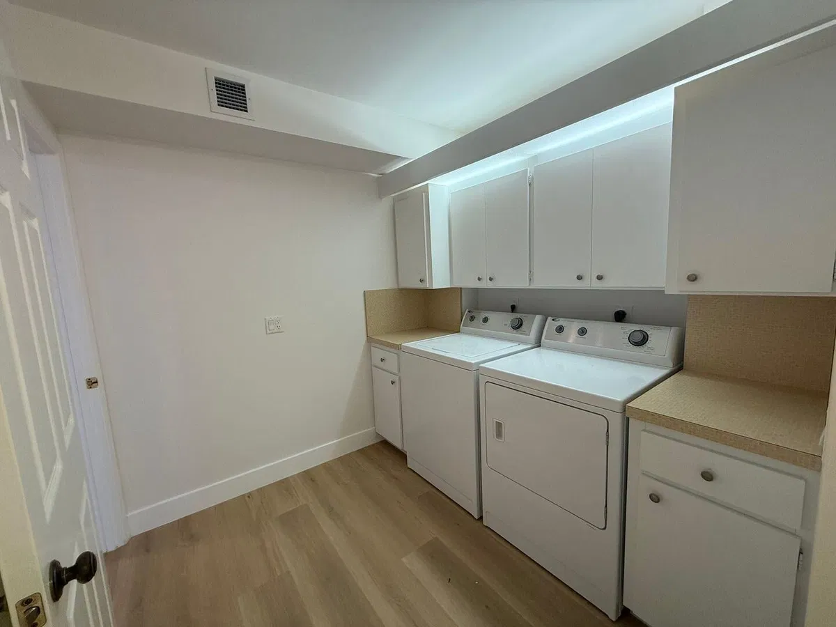 Unit 404 photo 10