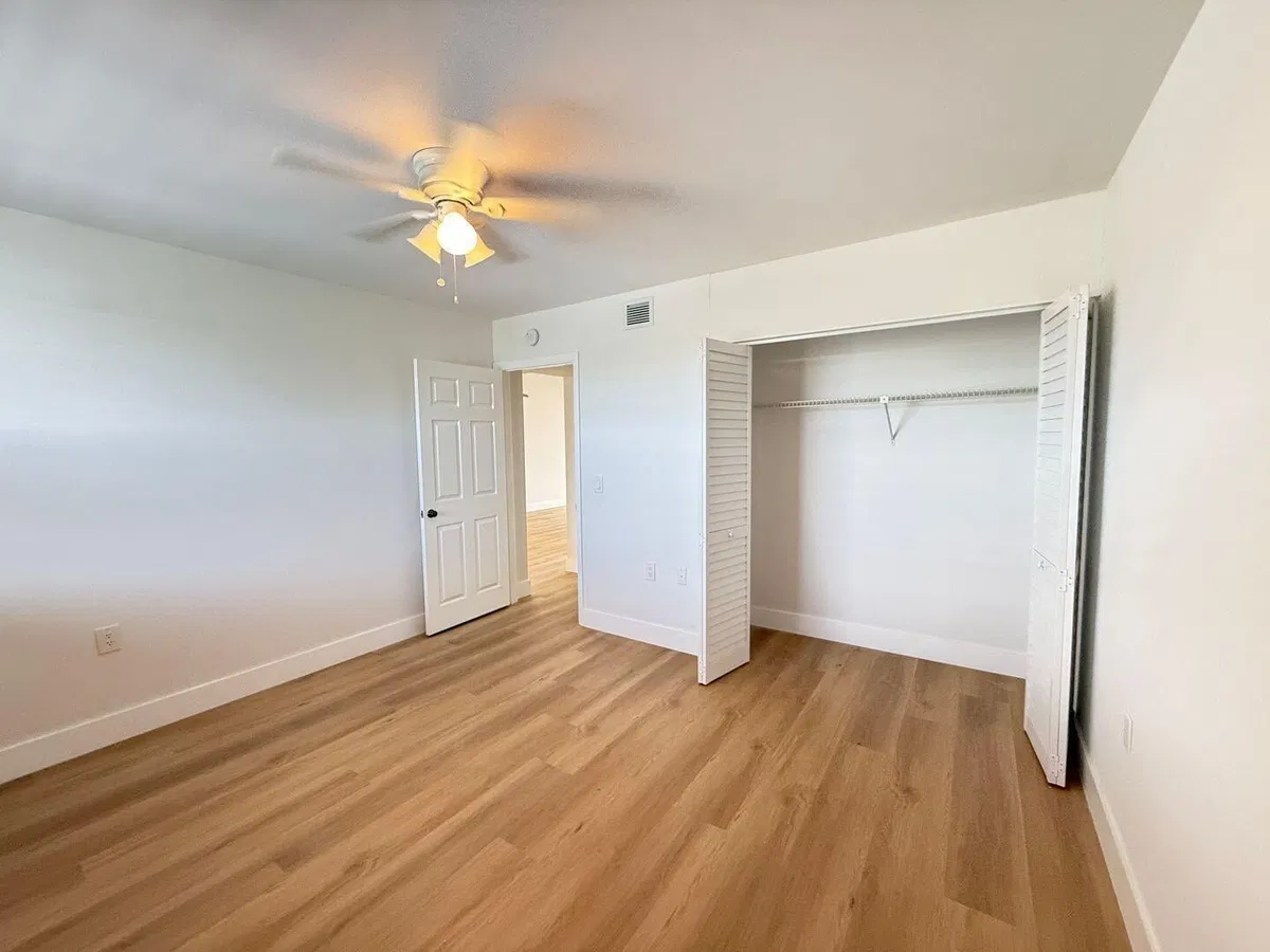Unit 404 photo 19