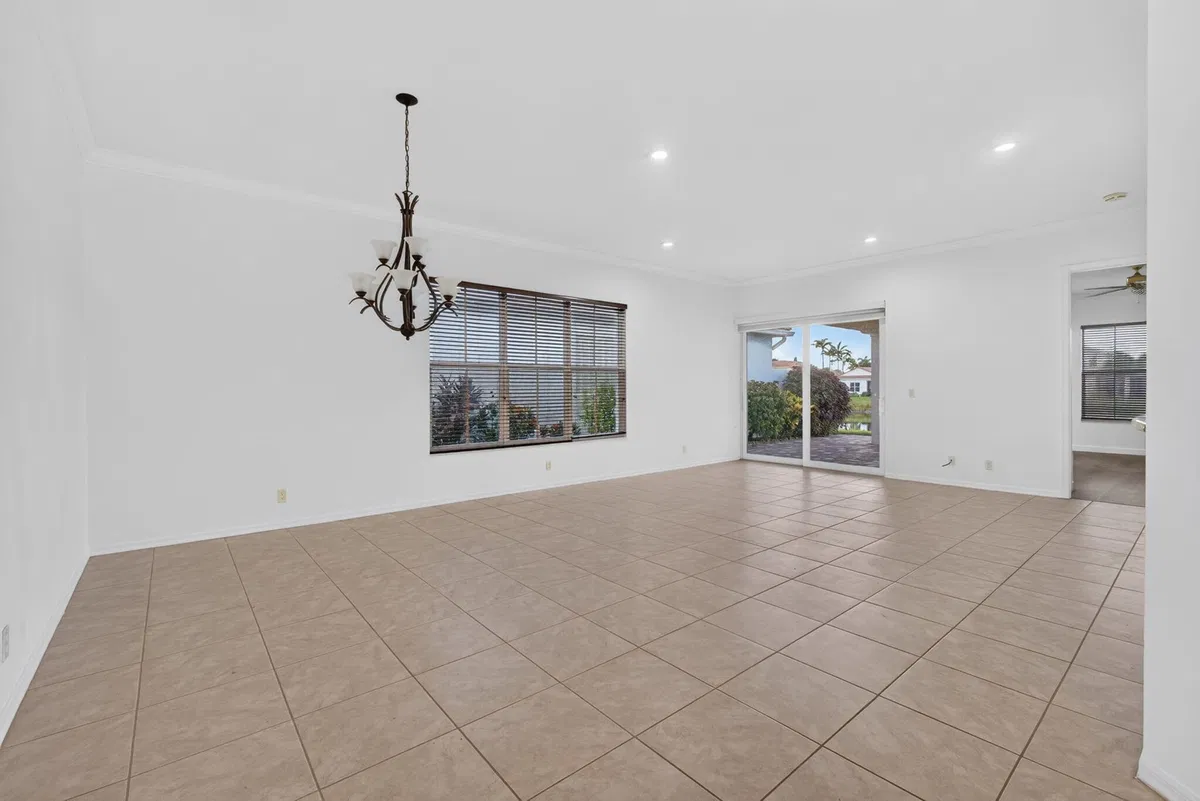  Residence photo 16