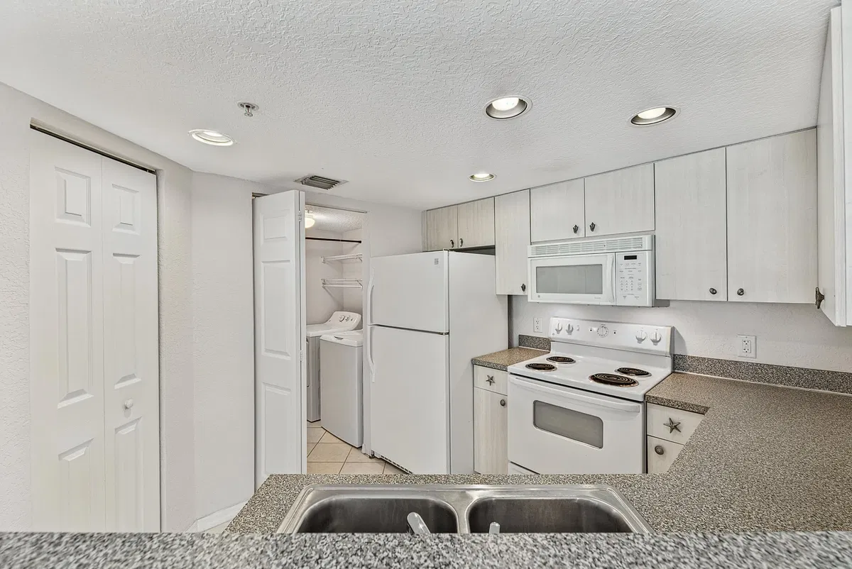 Flagler Pointe Unit 631 photo 28