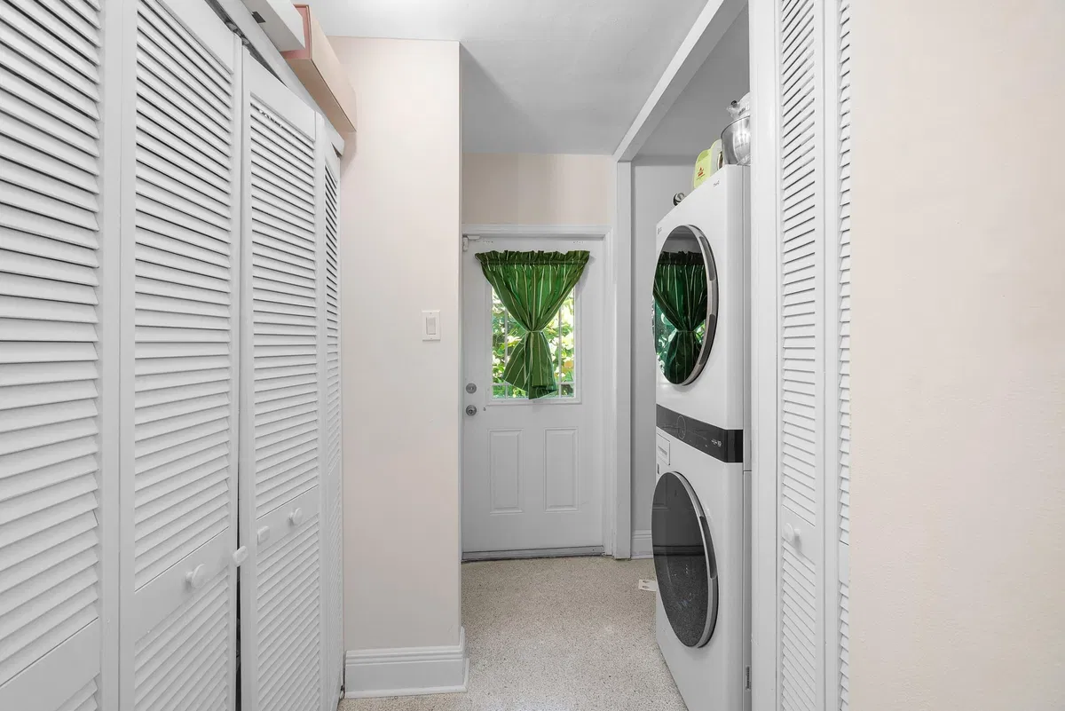 Residence photo 31